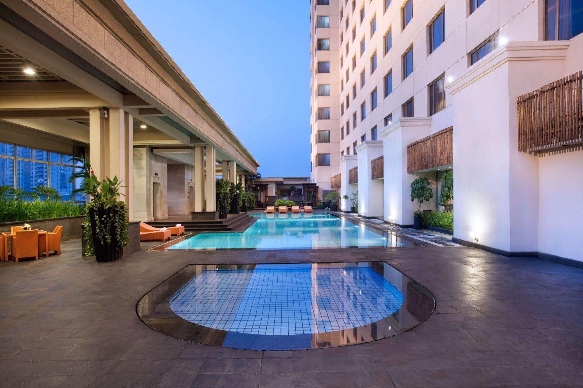 Hotel Le Grandeur Mangga Dua Yakarta Exterior foto